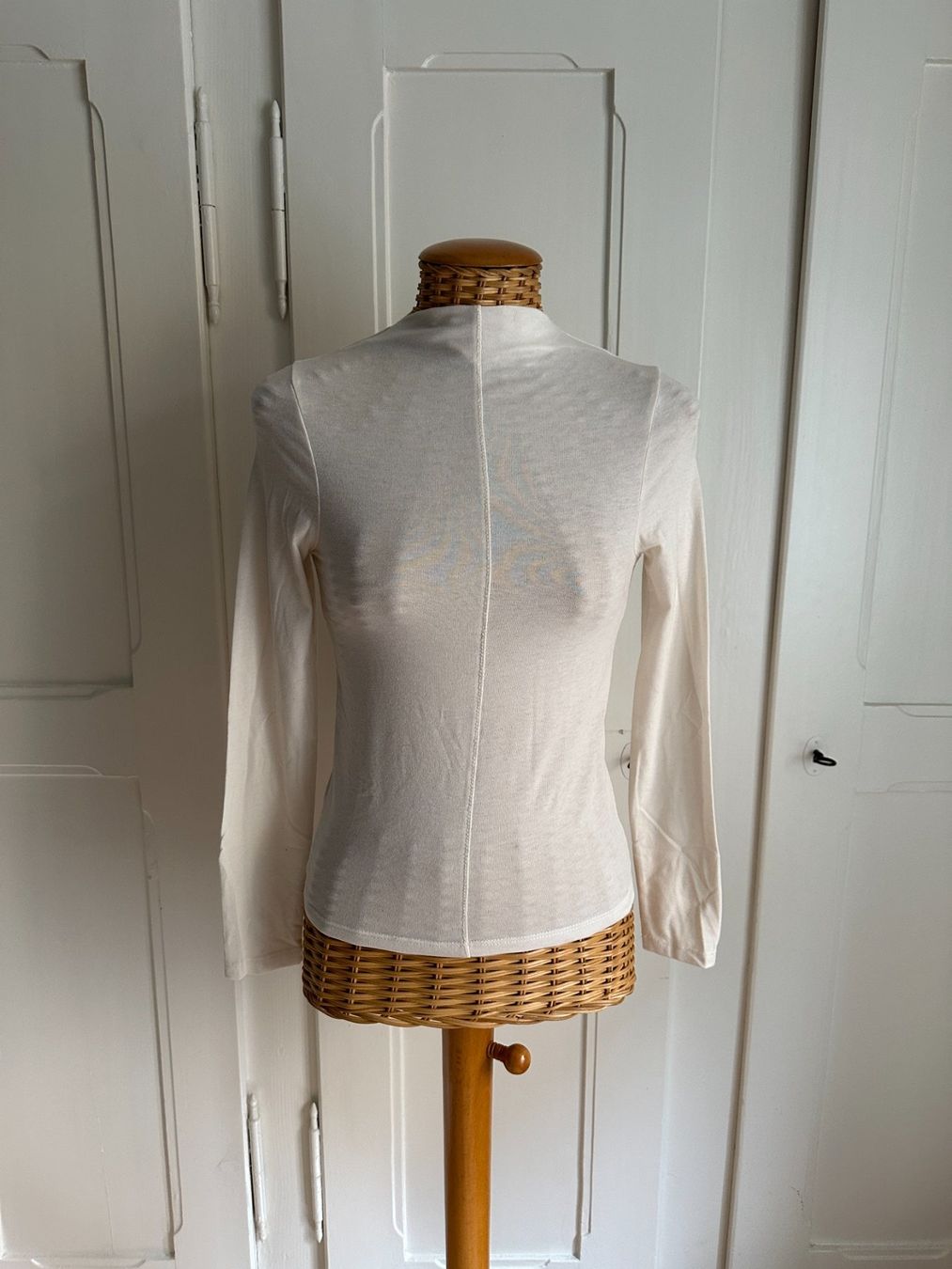 Mango T-shirt: MANGO - Langarmshirt offweiss XS – Usato da Zürich venduto da Diazaio