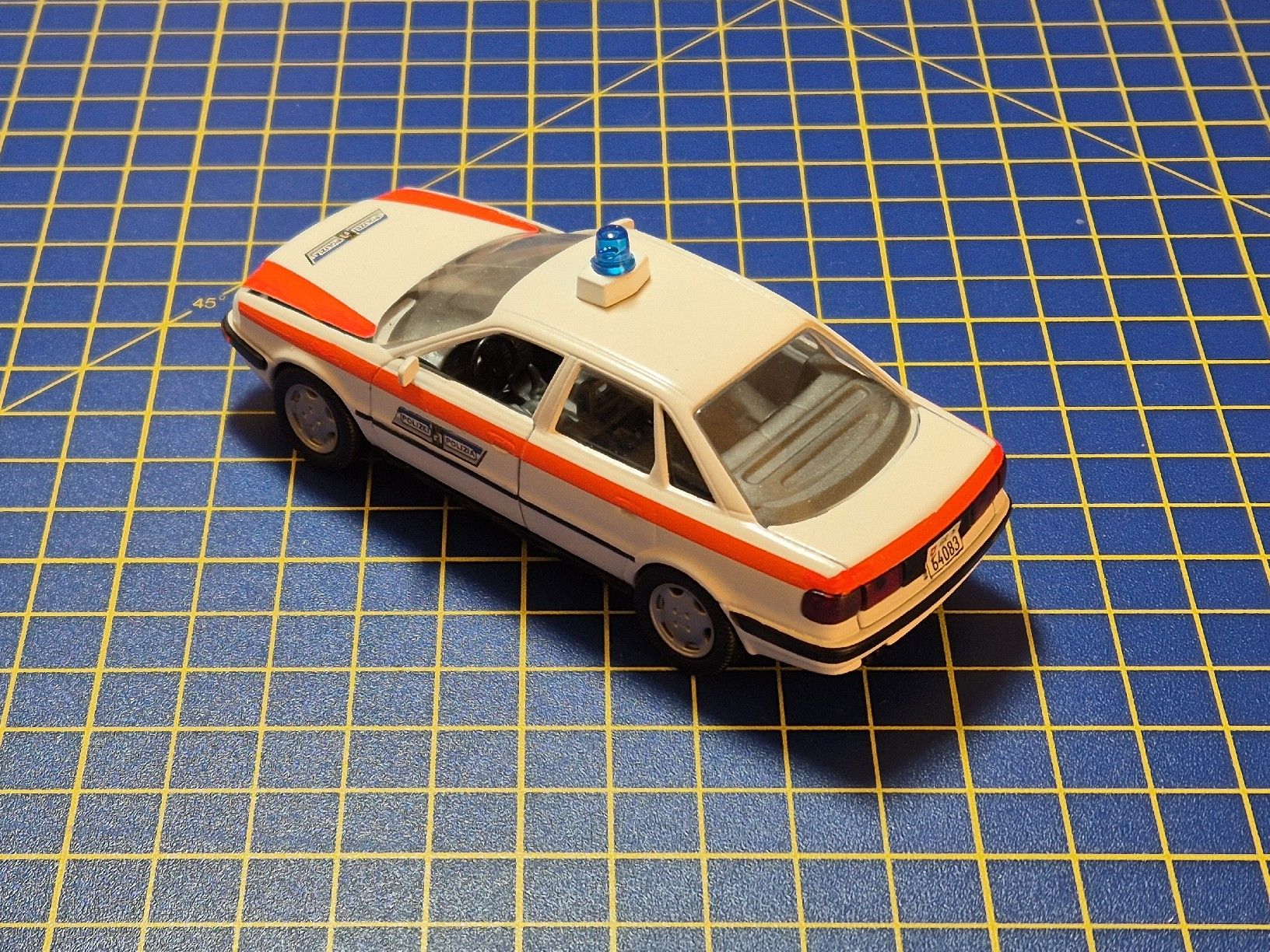 Audi Modellini d'auto: Audi 80 Kantonspolizei Graubünden 1:43 – Usato da Lachen SZ venduto da bow_wdl9 1