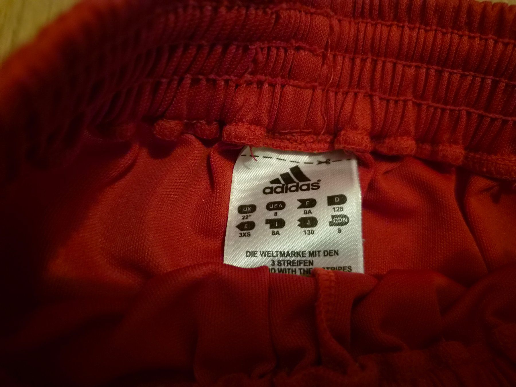 Adidas Pantaloni: Shorts adidas 140 – Usato da Giswil venduto da monimaus08 1