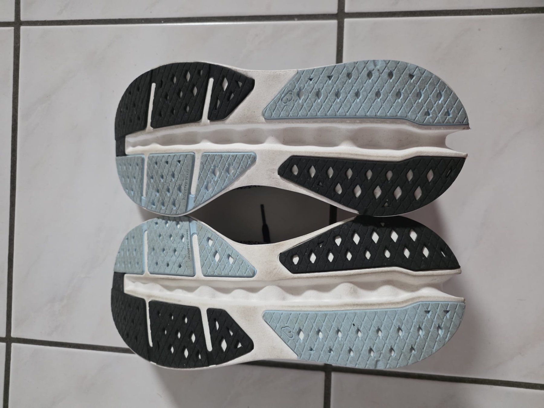 On Scarpe da uomo: ON Cloudsurfer Max New Color – Nuovo (secondo la descrizione) da Suberg venduto da bla_h6nw 4