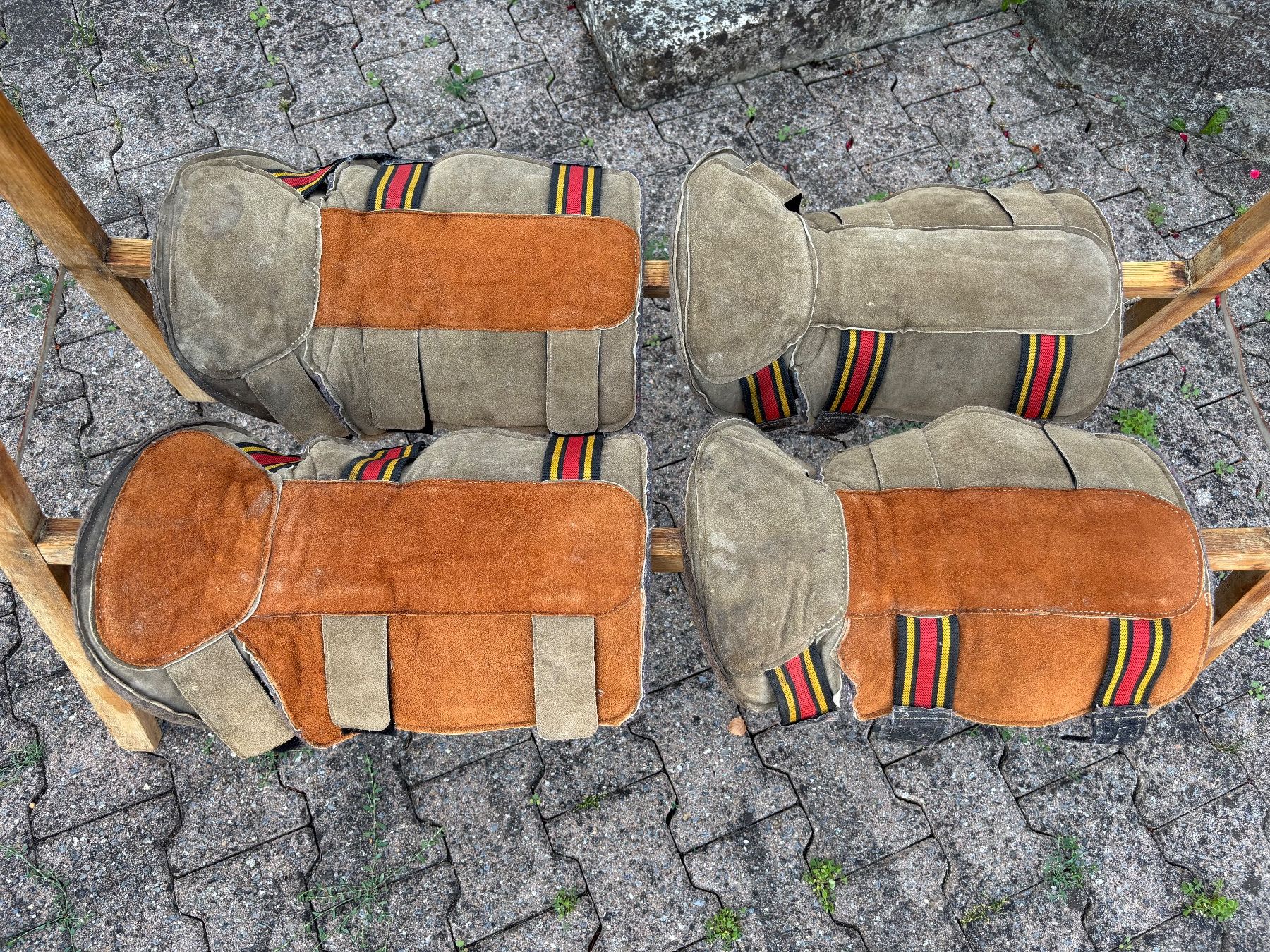 Jambières & Bandages: 4 schöne Transportgamaschen – D'occasion à Feldbach par Fea1 1