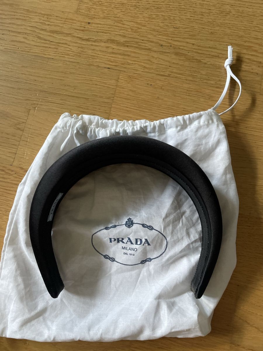 Prada Haarschmuck: Prada Headband  – Gebraucht aus zürich von Ildiavolovesteprada 1