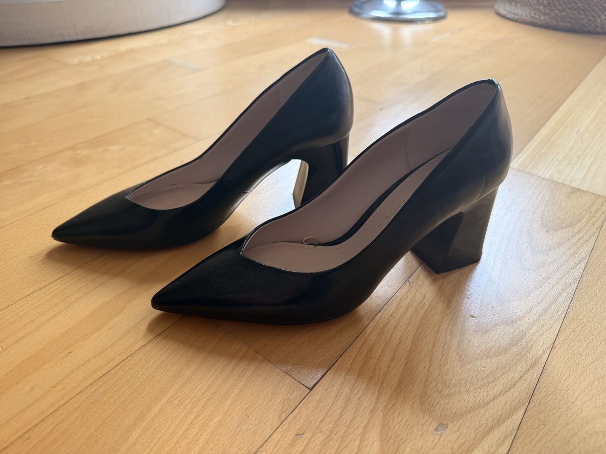 Damenschuhe: Schuhe schwarz Grösse 37 Damenschuhe mit Blockabsatz – Gebraucht aus Kilchberg ZH von ana_z2sb 1
