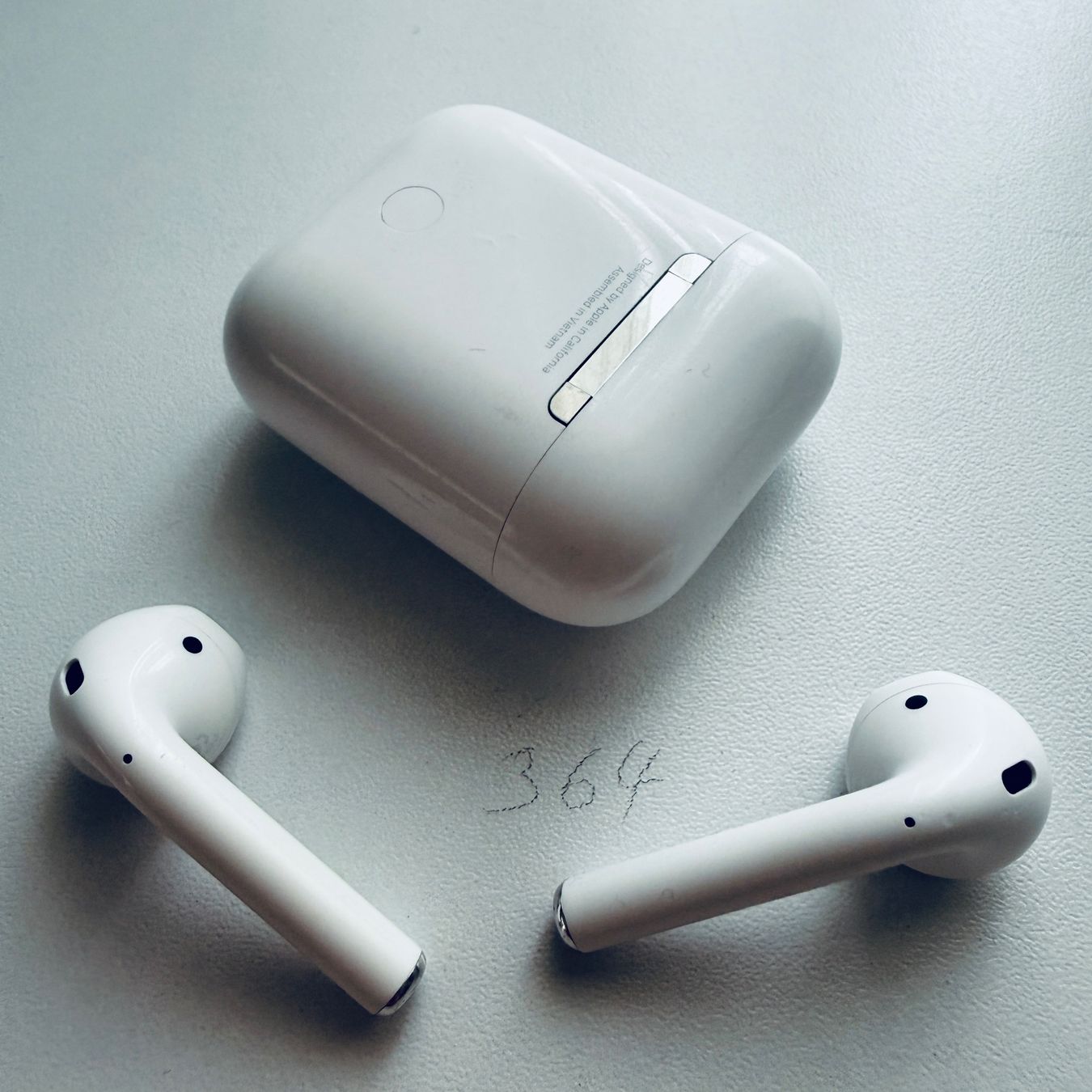 Apple Cuffie: Original Apple AirPods 2 Gen. Wireless Kopfhörer & Case – Usato da Basel venduto da MY.AIRPODS.SHOP 4