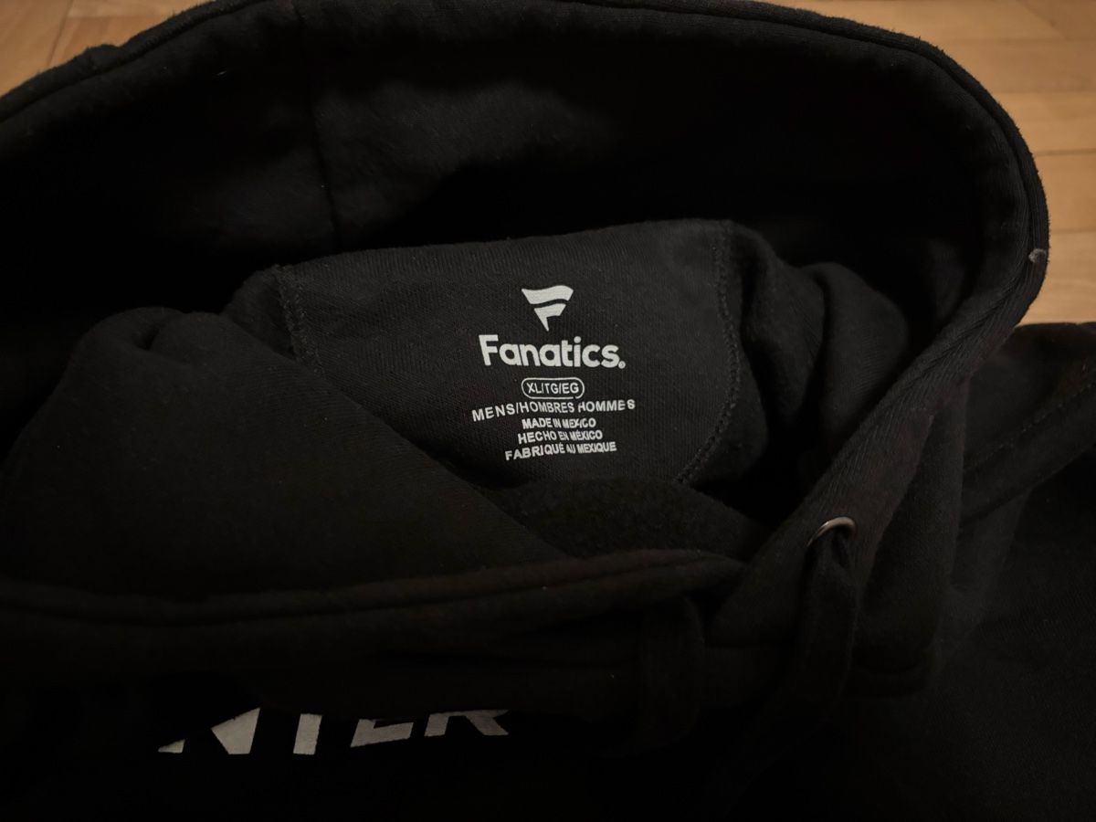 Maglioni & Felpe: Inter Miami CF Official Logo Pullover Hoodie Schwarz Messi – Usato da Luzern venduto da pengmarket_gmbh 2