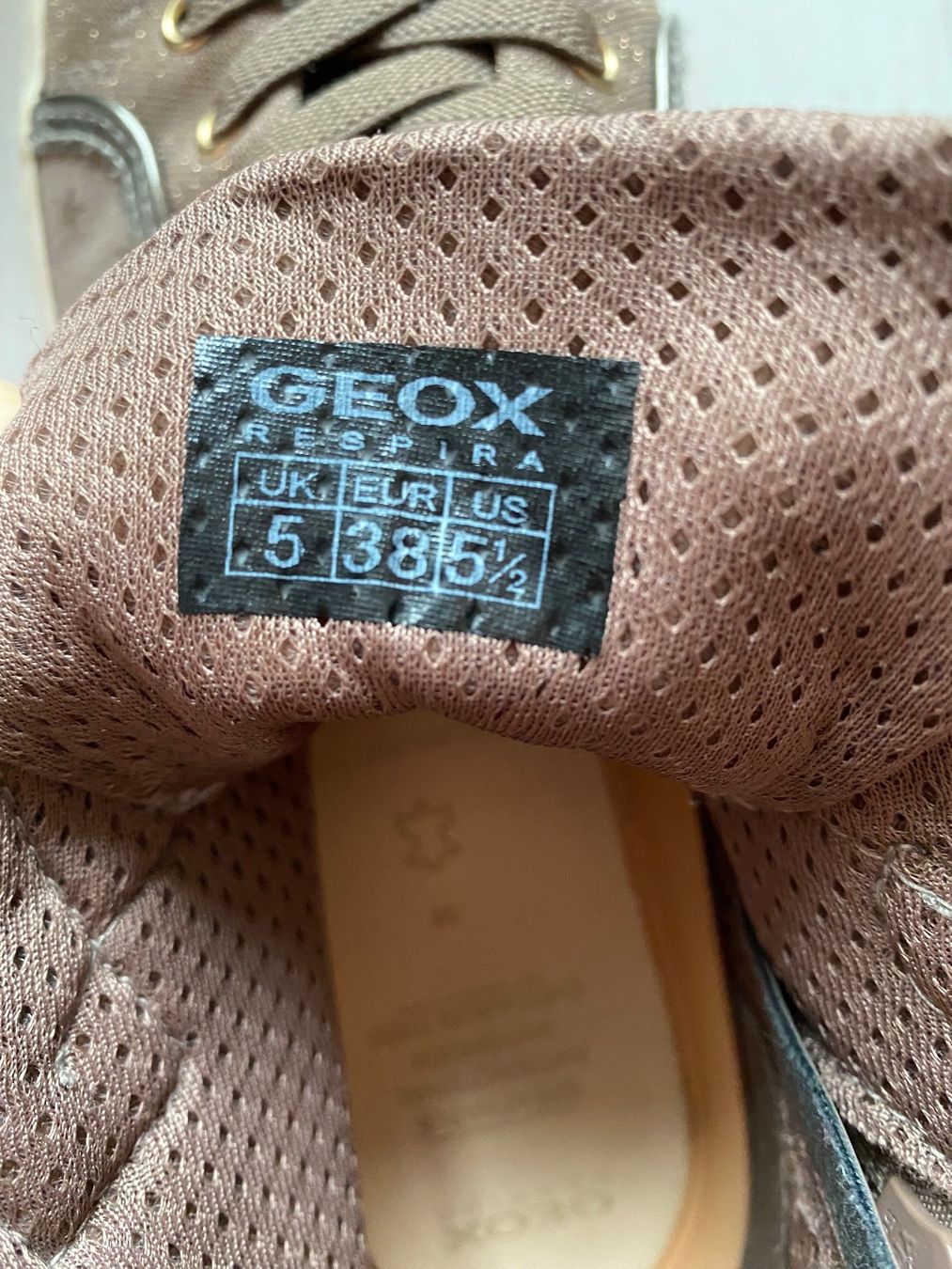 Geox Schuhe für Mädchen: Geox Sneaker Gr. 38 – Gebraucht aus Dinhard von SternZ 3