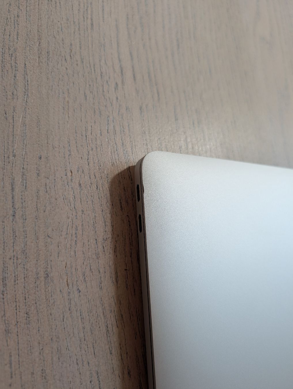 Apple Notebook: Apple Macbook Air 2020 M1 – Usato da Thun venduto da northlaner 3