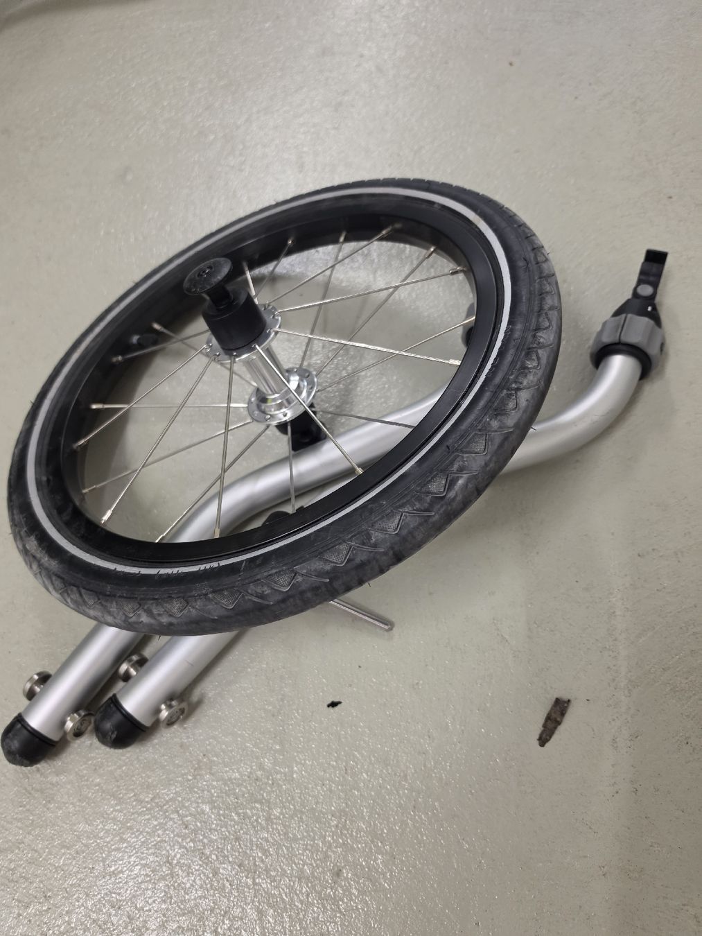 Croozer Rimorchi: Joggingrad Croozer Kid Keeke 2 – Usato da Beromünster venduto da Sweden1218
