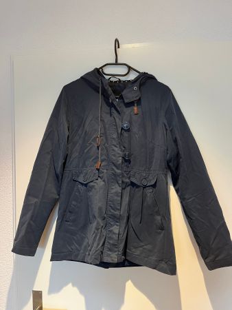 Dunkelblaue Übergangsjacke