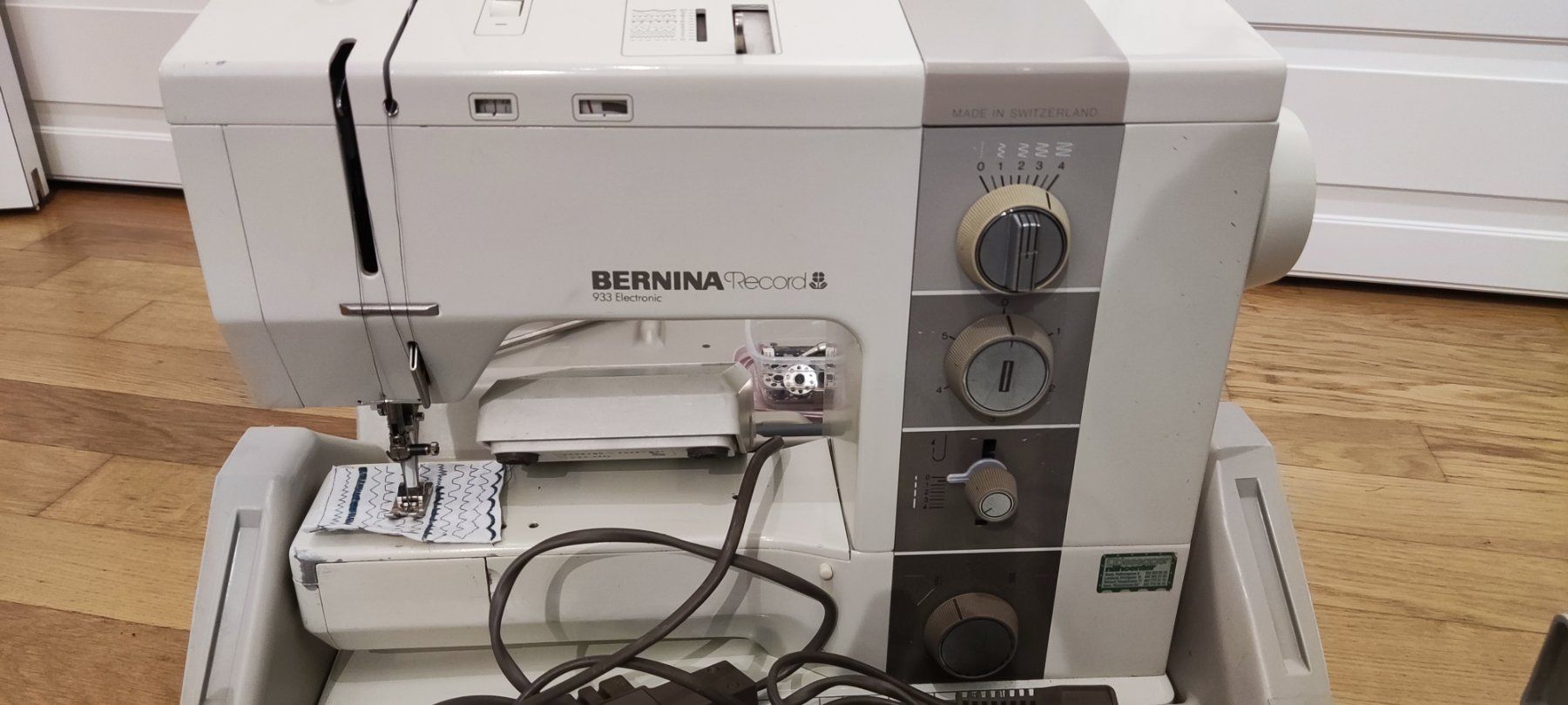 Bernina Nähmaschinen: Nähmaschine Bernina Record 933 electronic – Gebraucht aus Baden von AGBaumann