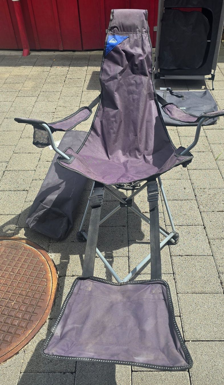 Stühle: Campingstuhl mit Fussablage – Gebraucht aus arboldswil von Maschine78