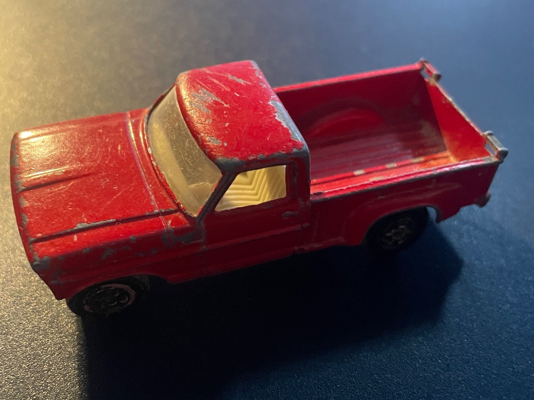 Matchbox Modellini d'auto: Matchbox Ford Pick-UP Nr. 3 – Usato da Volketswil venduto da rubin74