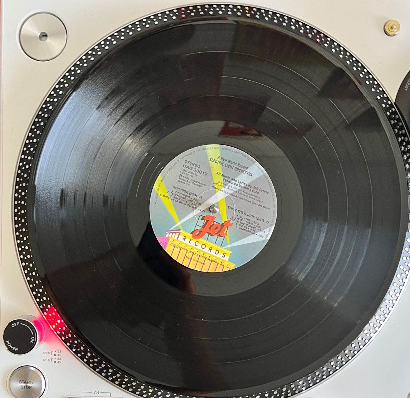 Dischi in vinile: ELECTRIC LIGHT ORCHESTRA - A NEW WORLD RECORD – Usato da Horw venduto da Belowzero0 5