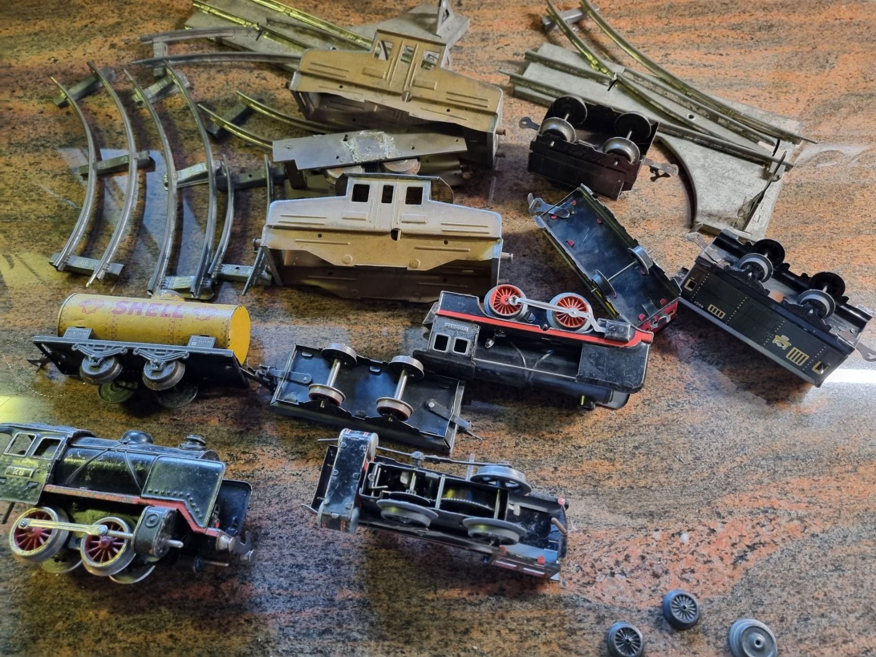 Modellini di ferrovie: LOT Blecheisenbahn Material Ersatzteile – Usato da Trachslau venduto da post35 5