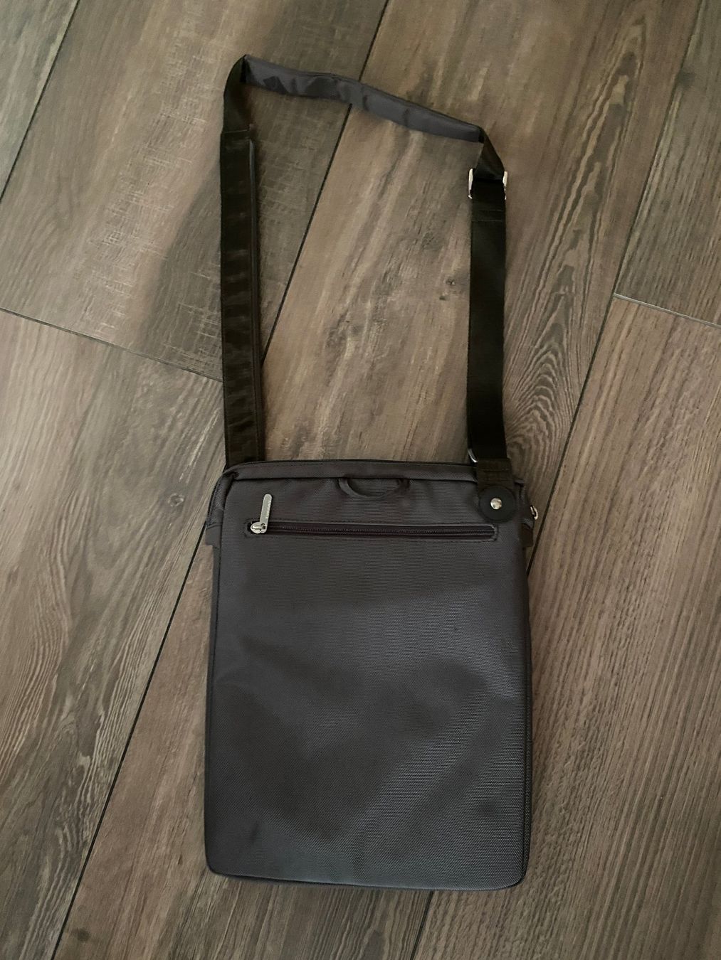 Valigie & Borse: sac ordinateur – Nuovo (secondo la descrizione) da Confignon venduto da sandracorelli 1