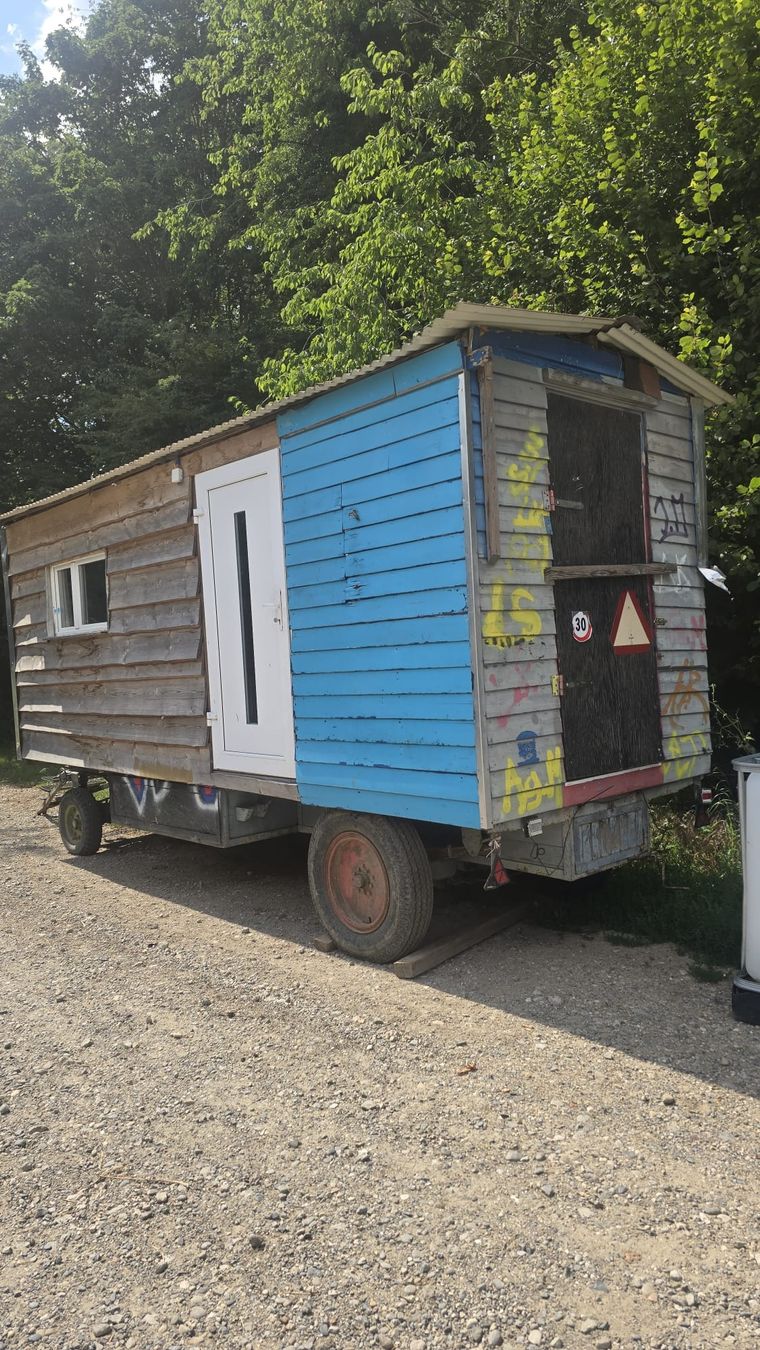 Anhänger: schlafwagen/bauwagen – Gebraucht aus Oberdorf SO von luk_9d92 2