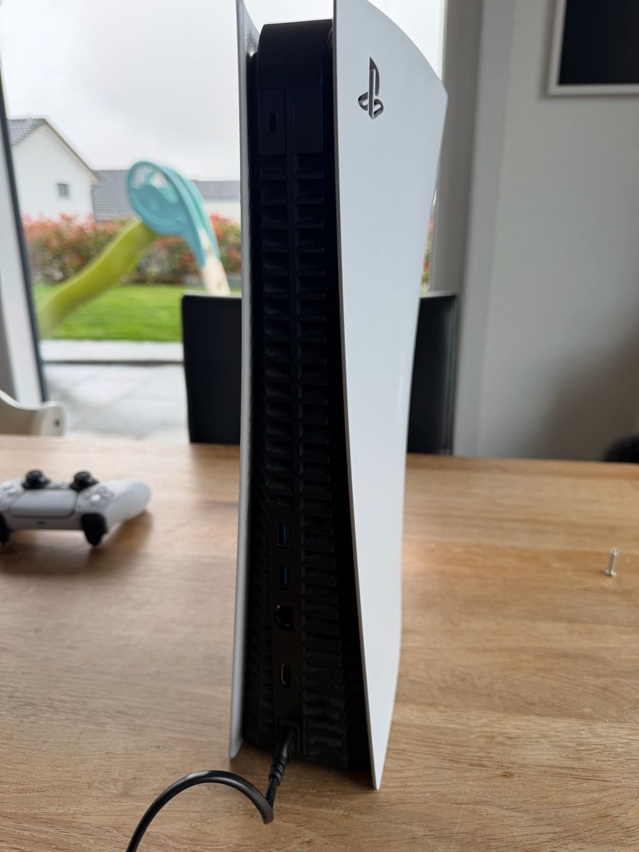 Sony Console: Playstation 5 - sehr gepflegt- inkl. 2 Controller – Usato da Seedorf BE venduto da MiSchap1378 2