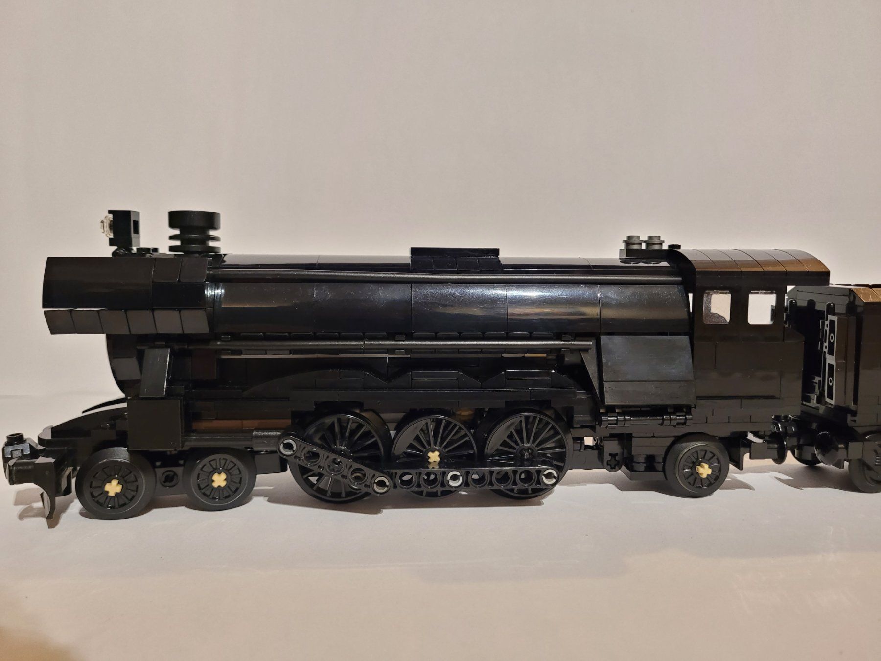 Lego Kit di costruzioni: Train Lego Black Emerald Night, construit sur schéma 10194 – Usato da La Tour-de-Peilz venduto da estelle69 4