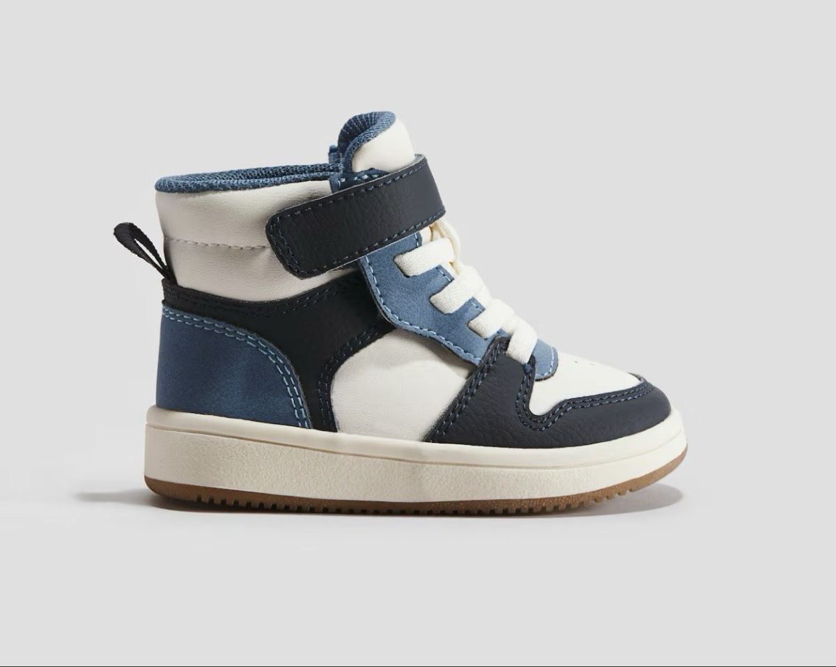 H&M Schuhe für Jungen: Sneaker Grösse 25 vorne offen mit Klettverschluss – Neu (gemäss Beschreibung) aus Lyss von Sibella56 3