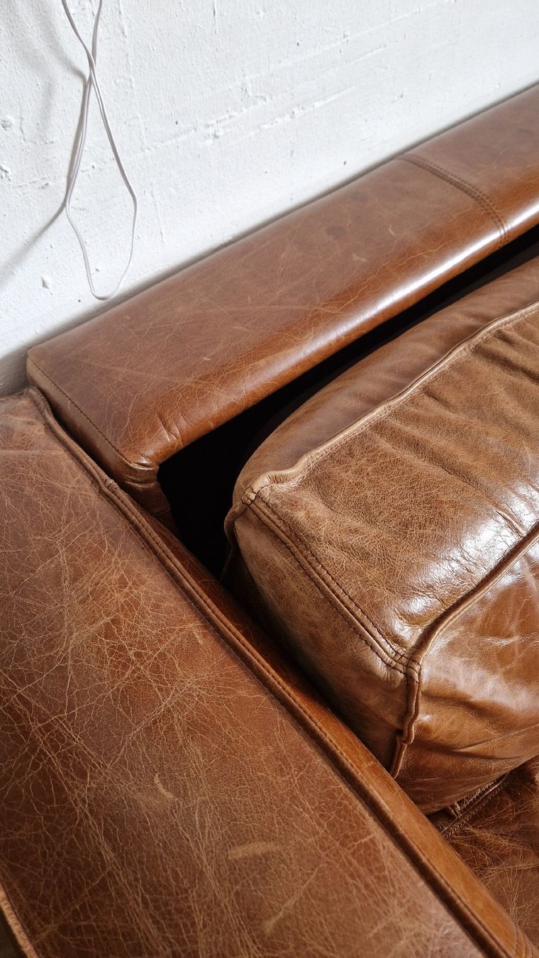 Maisons du monde Divani: Echtes Ledersofa im Clubstyle – Usato da Richterswil venduto da santacecilia 3