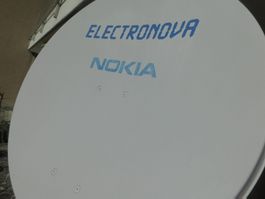 Satellitenschüssel Nokia mit 2 Empfänger und Standfuss