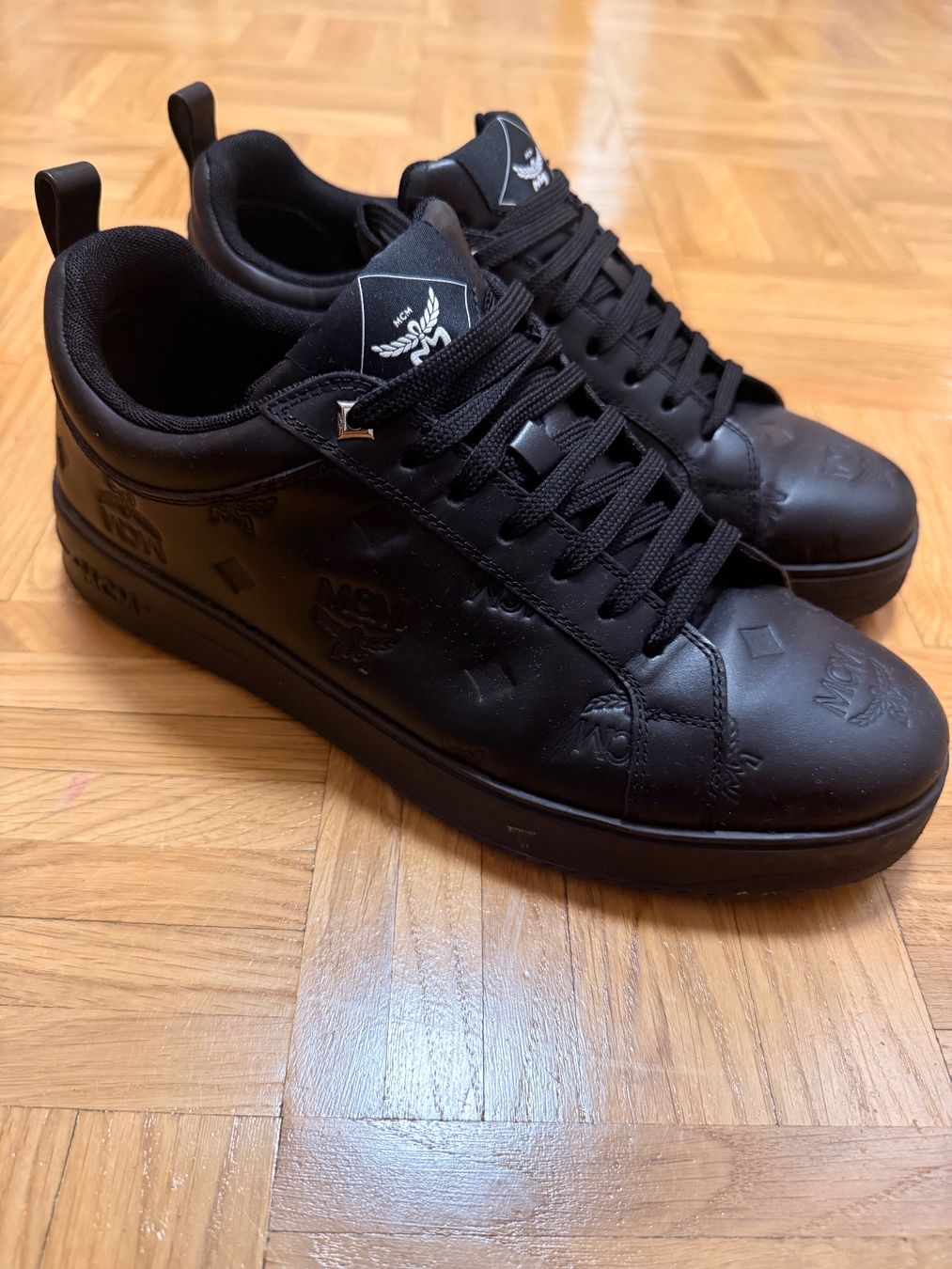 Mcm Scarpe da uomo: MCM Low-Top-Sneaker black – Nuovo (secondo la descrizione) da Rotkreuz venduto da kte_y7fs
