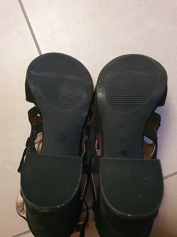 Scarpe da donna: Vendo scarpe con tacco grosso – Usato da Balerna venduto da Luca1234 3