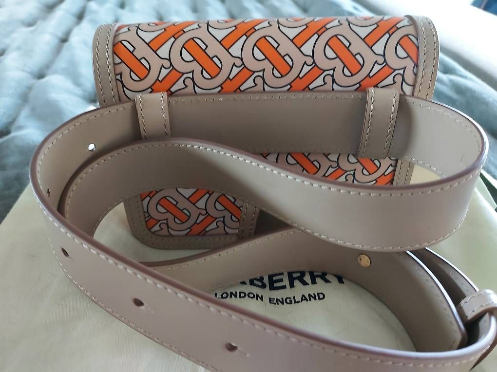Burberry Sacs femmes: Burberry, Gürteltasche – D'occasion à Herrliberg par jen_h52z 3