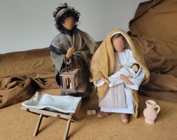 Schwarzenberger Krippenfiguren 27cm Maria/Josef Gruppe N17