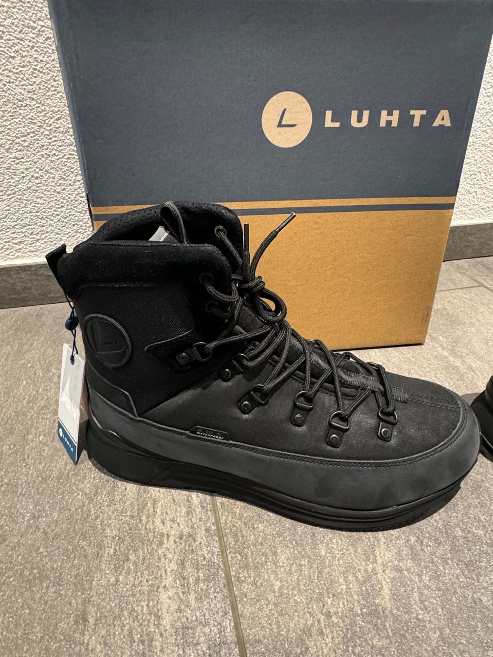 Scarpe da uomo: Winterschuhe Luhta 46 np 189.- wie Sorel – Nuovo e nell'imballaggio originale da Riniken venduto da Babeli78
