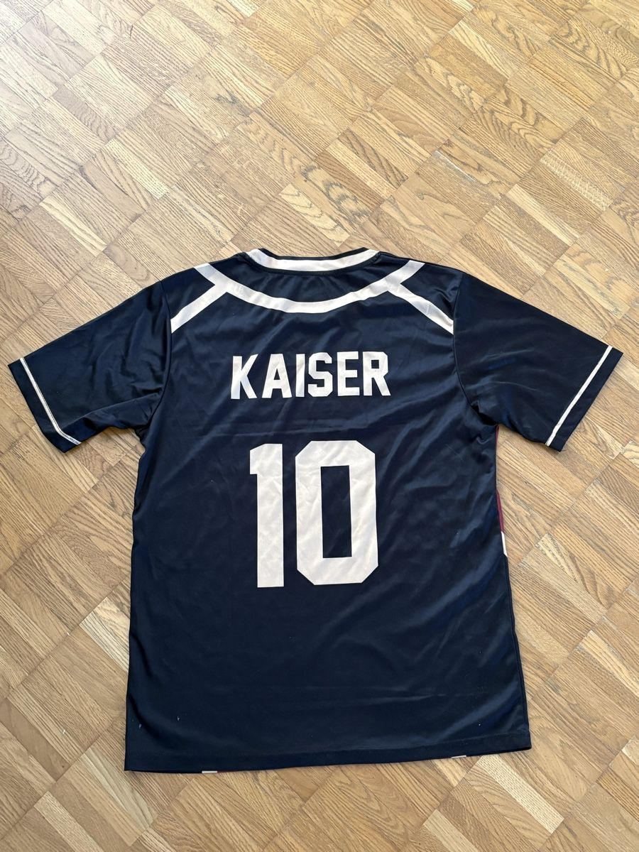 Leibchen & Hosen: Kaiser Fussballtrikot – Gebraucht aus Uster von zmac4 1