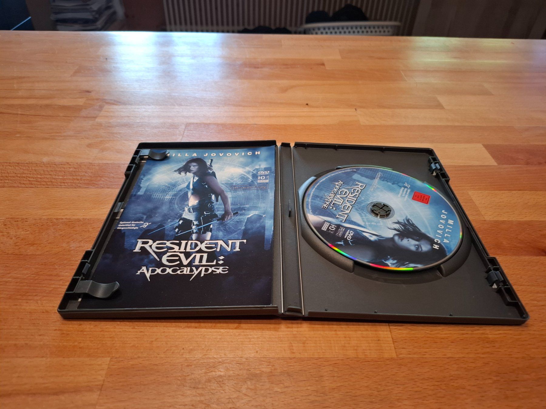 Tutti i DVDs: Resident Evil Apocalypse Extended Version – Usato da Signau venduto da mw91 1