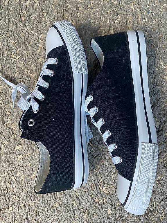 Scarpe da donna: Sneaker Marke Memphis – Usato da Liestal venduto da reguswiss