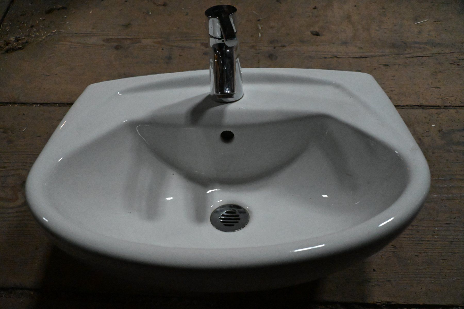 Spülbecken & Waschbecken: Lavabo avec robinet – Gebraucht aus Courtelary von czill 4
