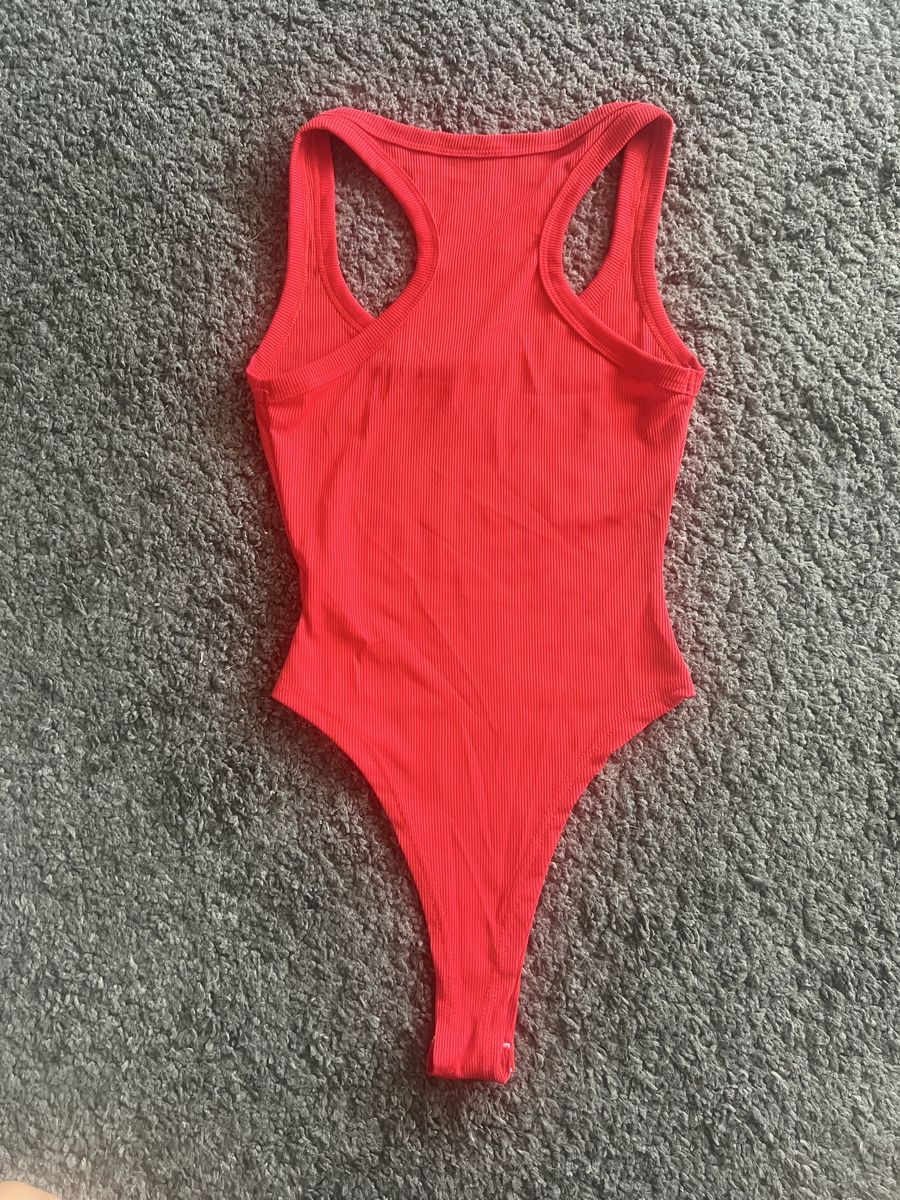 Tops: Rotes Racerback Body Top, Grösse S, Neu – Neu (gemäss Beschreibung) aus Effretikon von Briga.S. 2