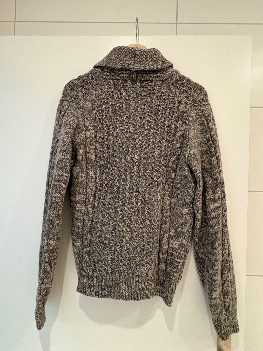 Massimo Dutti Jacken: Massimo Dutti Cardigan – Gebraucht aus Basel von El_Haraldo 1