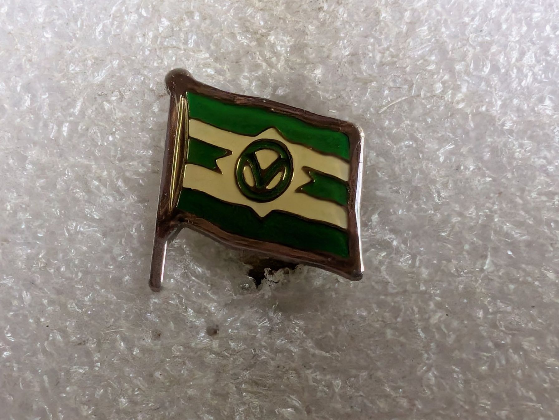 Plaquettes & Badges: Ansteckpin 160: Flagge – D'occasion à Oppligen par Pin-Fall-Shop