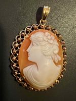 Anhänger Muschel Gemme mit Gold-Fassung 14K