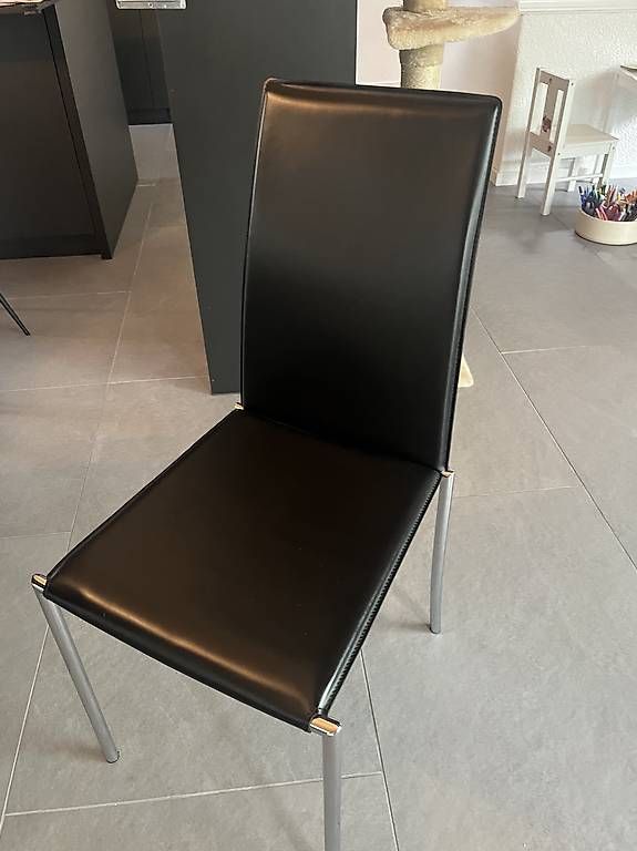 Interio Stühle: 6 Interio Loop Lederstühle  guter Zustand – Gebraucht aus Horgen von fab_8vh7 1