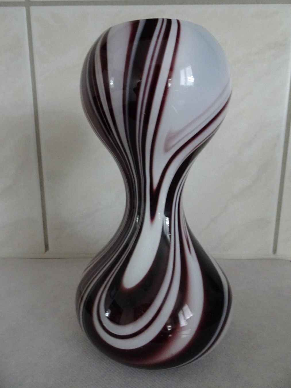 Vase & Récipients: Vase weiss/violett – D'occasion à Winkel par rsuzh 1