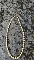 Elegante Halskette mit Mondstein dunkles Gold und Weiss