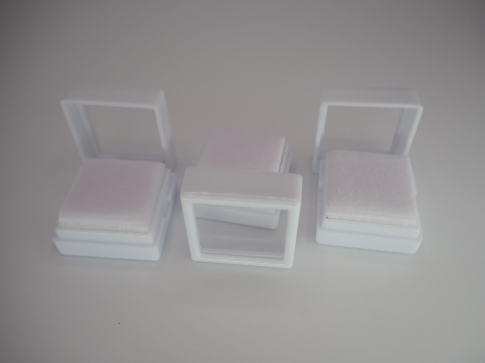 Pietre preziose: 10x Edelsteinbox / Schmuckbox 3cm x 3cm Quadrate Weiss – Nuovo e nell'imballaggio originale da Buchs SG venduto da OTNaturalGems 3