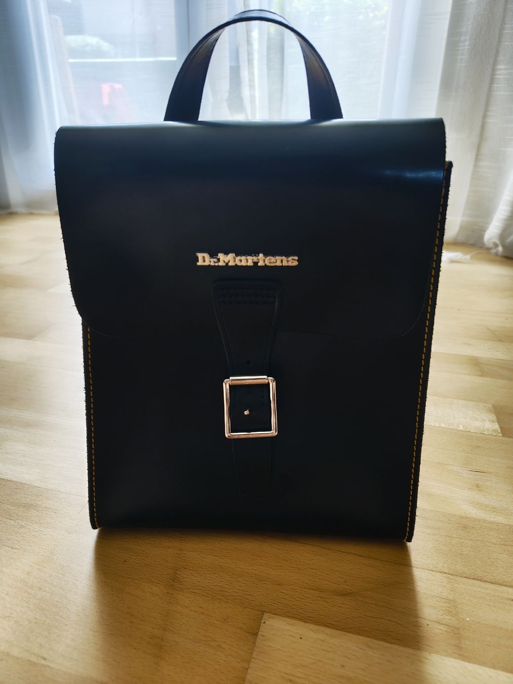 Dr. Martens Zaini: Dr. Martens Rucksack (klein) – Nuovo (secondo la descrizione) da Münchenstein venduto da Chy_Ona