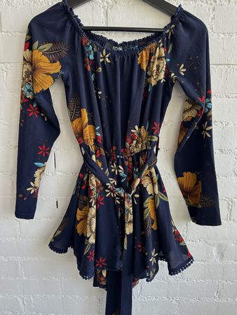 Dunkelblauer, kurzer Jumpsuit mit Blumenmuster von Yoins