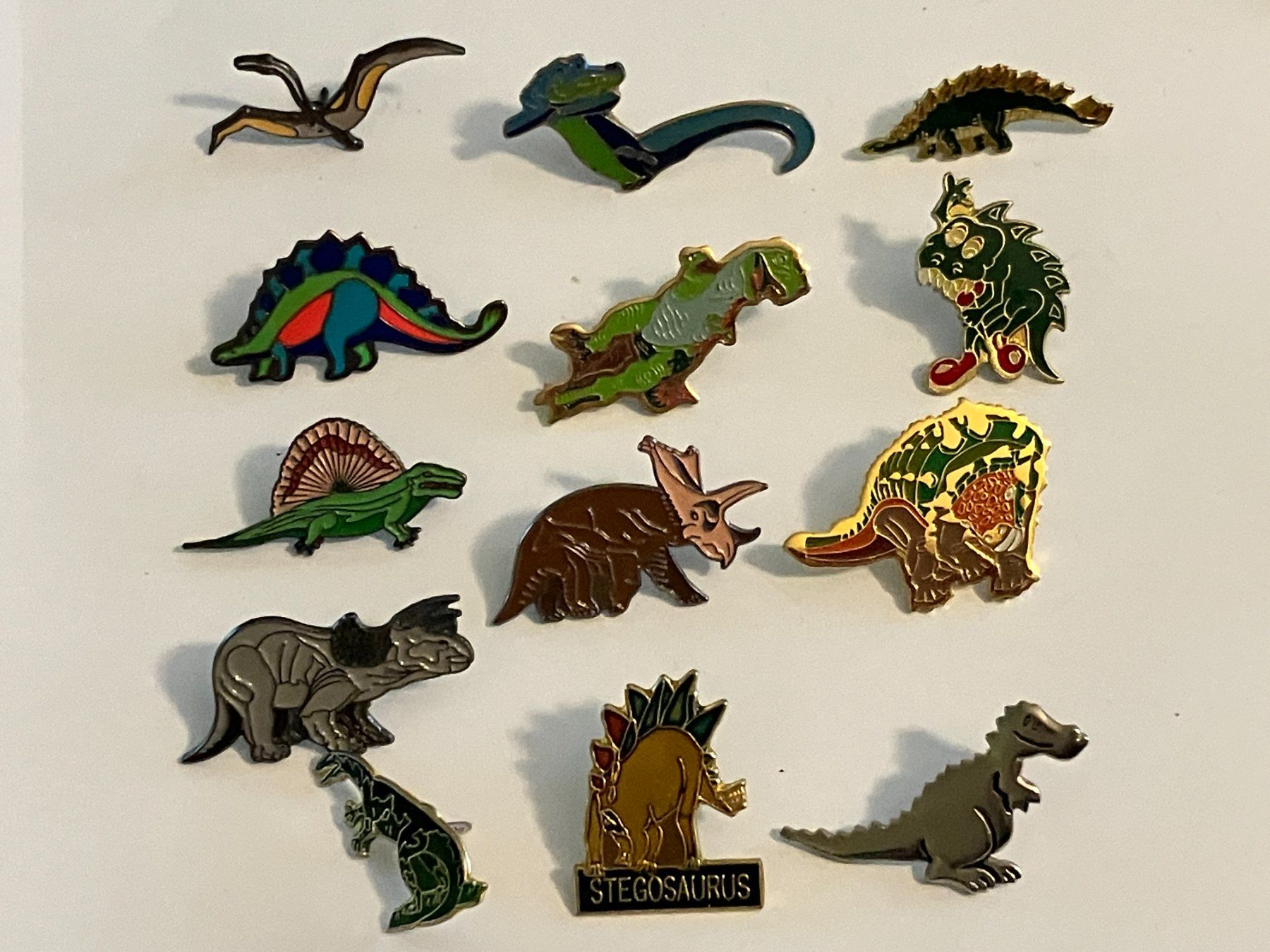 Placchette & Badge: 13 Pin Dinosaurier – Usato da Basel venduto da djwwpp