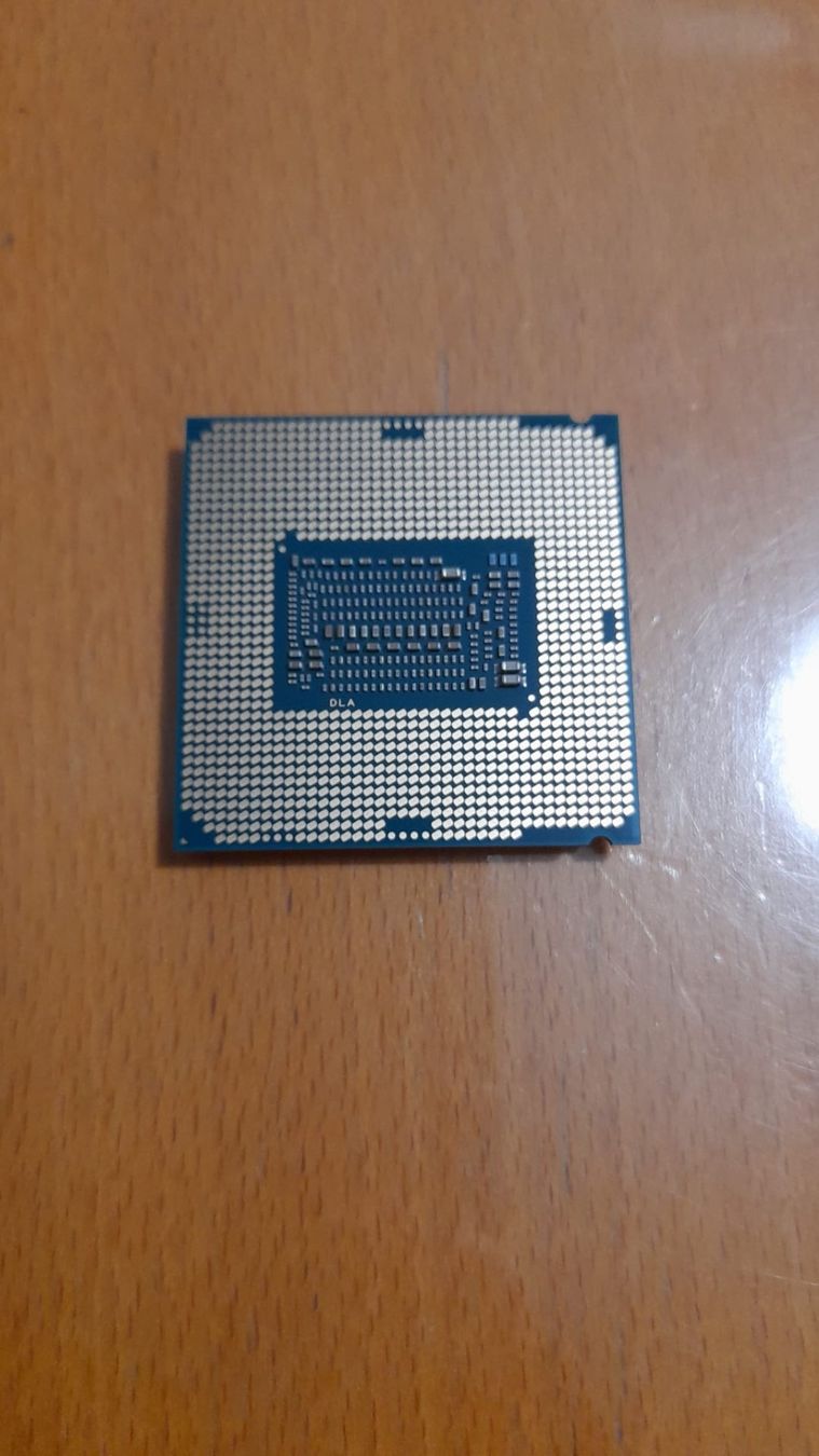 Intel PC: Intel I7 9700 – Usato da Lugano venduto da tit_bcf8 1