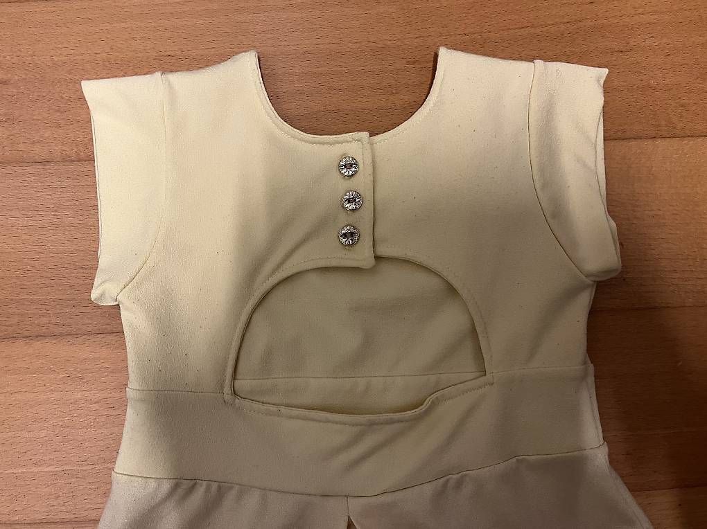 Vestiti & Gonne: Süsses Mädchenkleid/-röckli, Paris, ca. 110/116 – Usato da Kirchberg BE venduto da qualle01 3