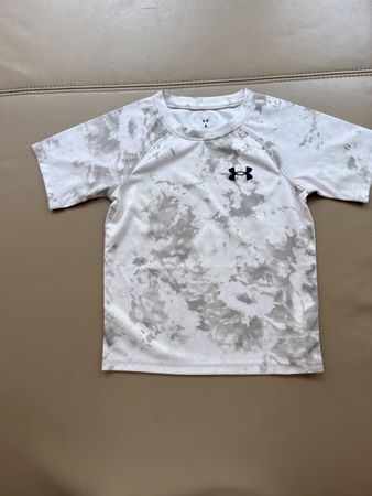 Under Armour sport shirt Size 5/110 White Grey
