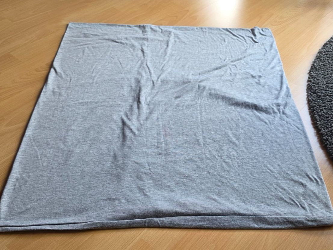 Foulards, Tücher & Schals: Trendiger Loop Schal, hellgrau, super Zustand – Gebraucht aus Niederbipp von Tamara15101995 1