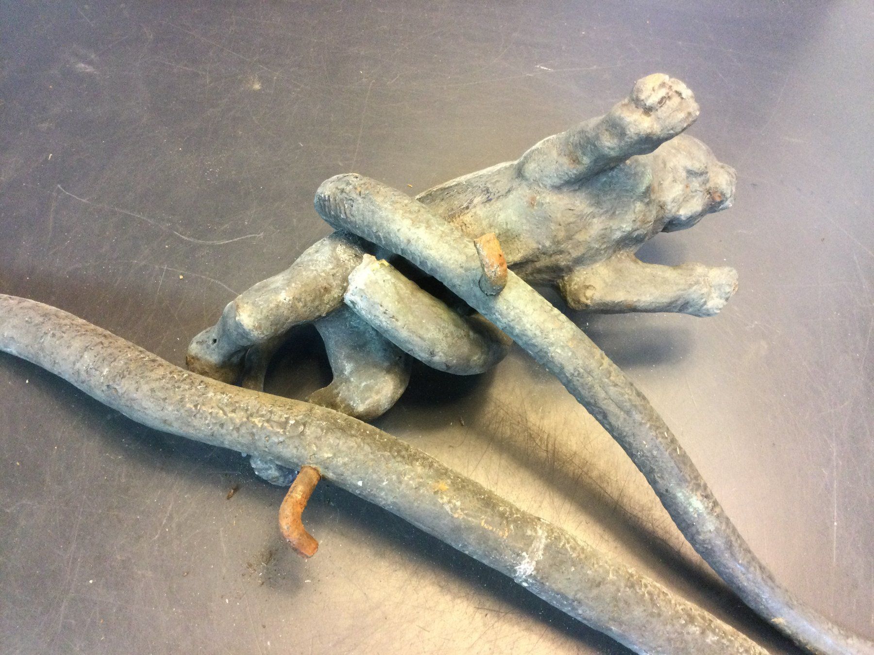 Sculptures & Statues: Defekte Bronce Schlange mit Beute Katze oder ändlich – Défectueux à Wangen SZ par kuriosum12 6